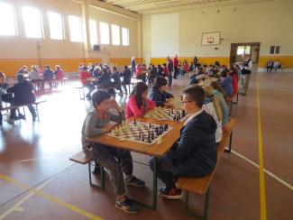 bambini di classe quinta che giocano